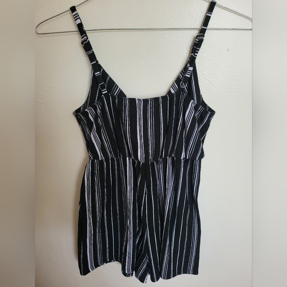 Wild Fable Black & White Striped Romper with Keyhole Size Small - Picture 2 of 7